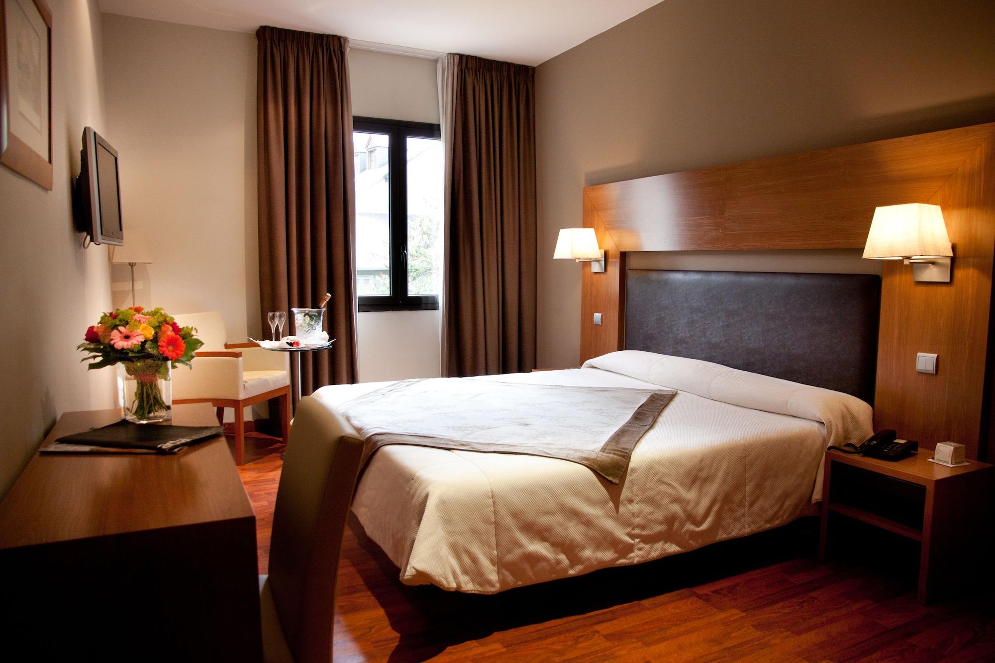 Alti Hotel Bagnères-de-Luchon Екстериор снимка
