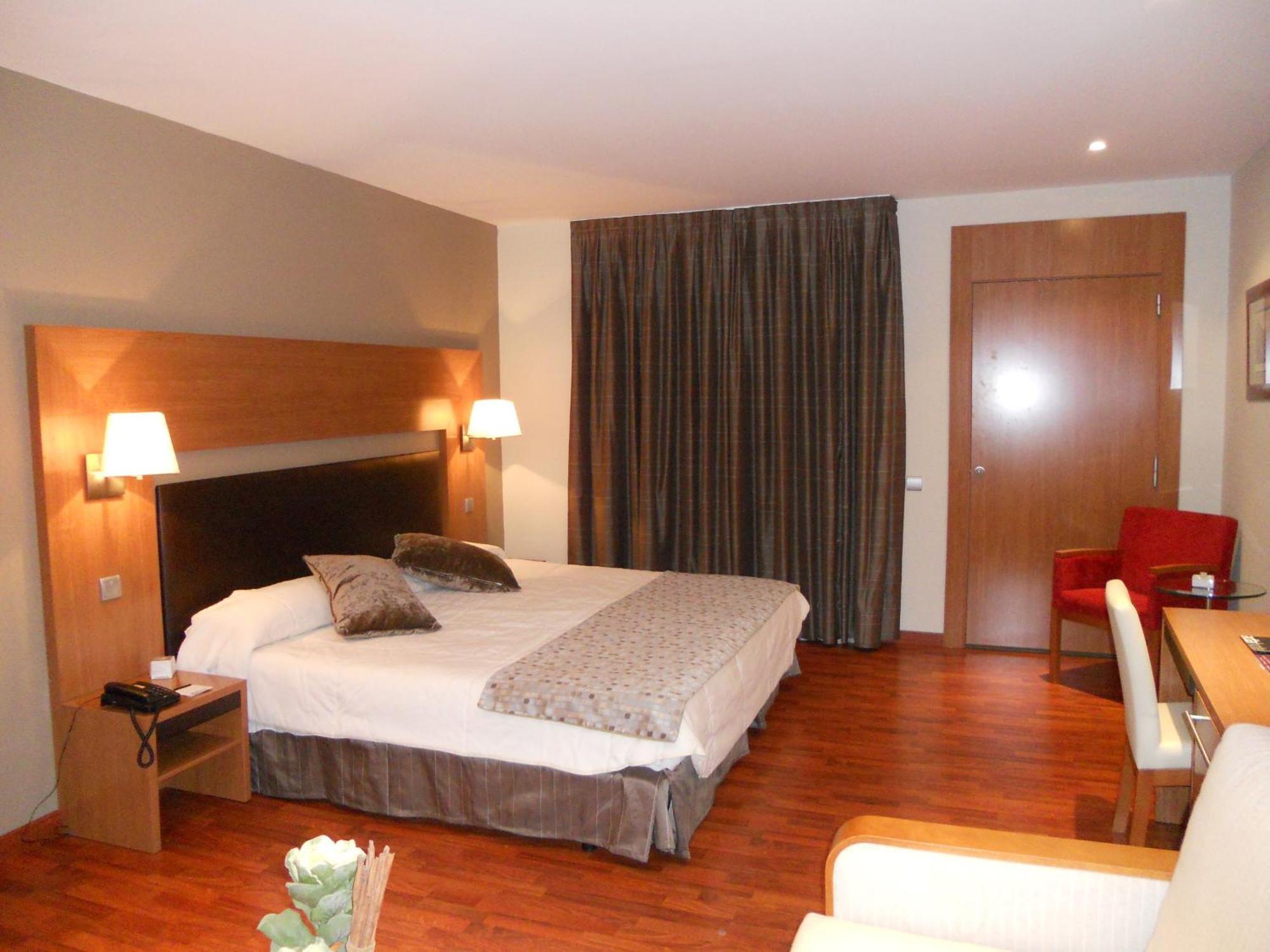 Alti Hotel Bagnères-de-Luchon Екстериор снимка